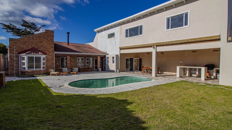 3 Bedroom Property for Sale in Westcliff Western Cape